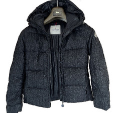 Moncler piumino tessuto